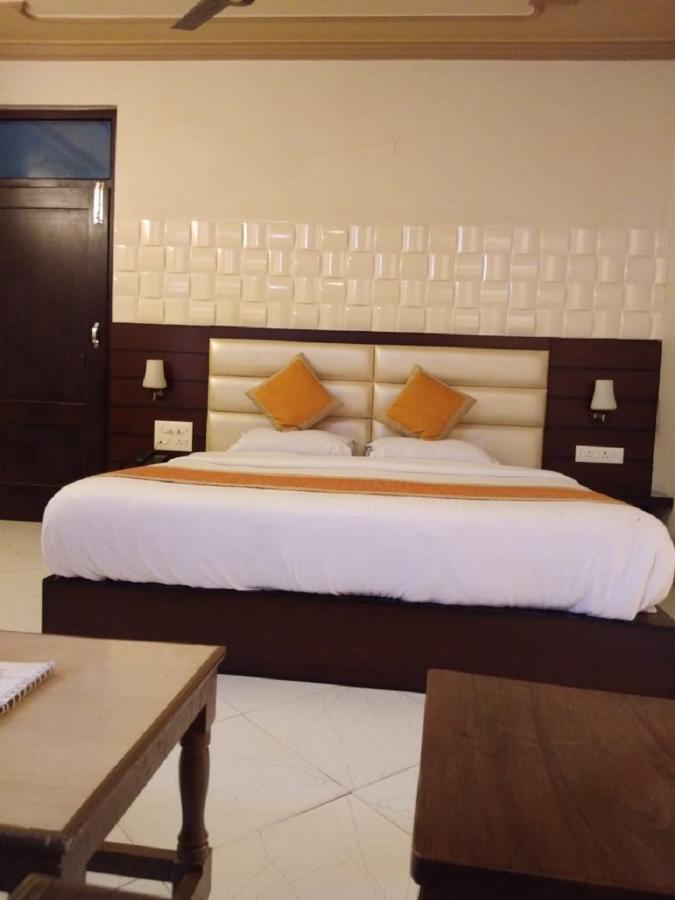 Hotel Samrat Rajasthan Hanumāngarh Buitenkant foto